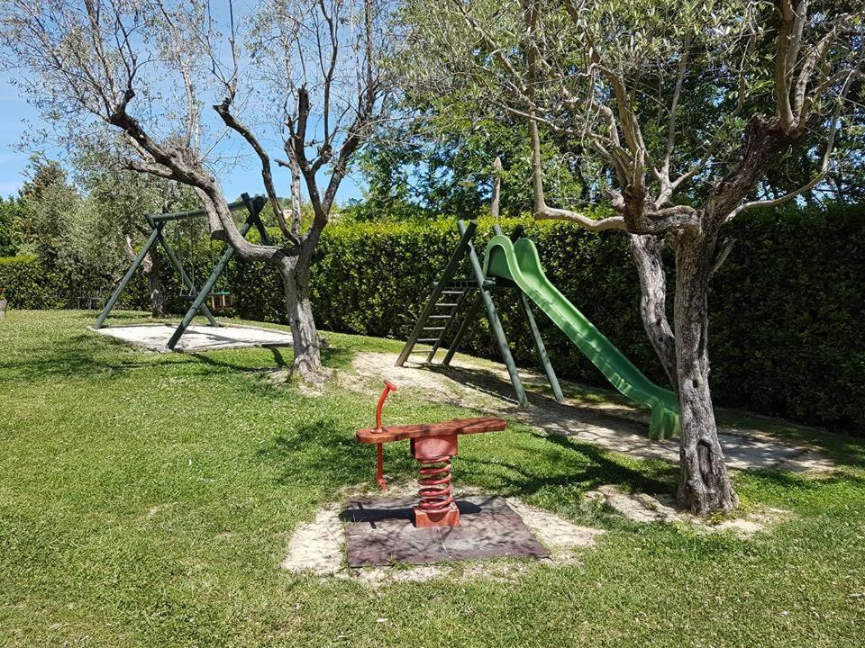 Agriturismo Fiore Di Campo Fermo Exterior photo
